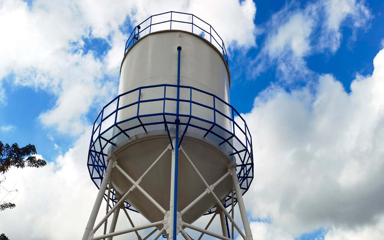 Tanque de almacenamiento de agua